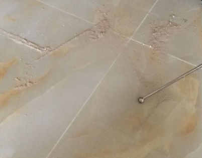 万源瓷砖空鼓维修公司分享粘合剂选择不当在瓷砖铺贴过程中可能导致以下问题